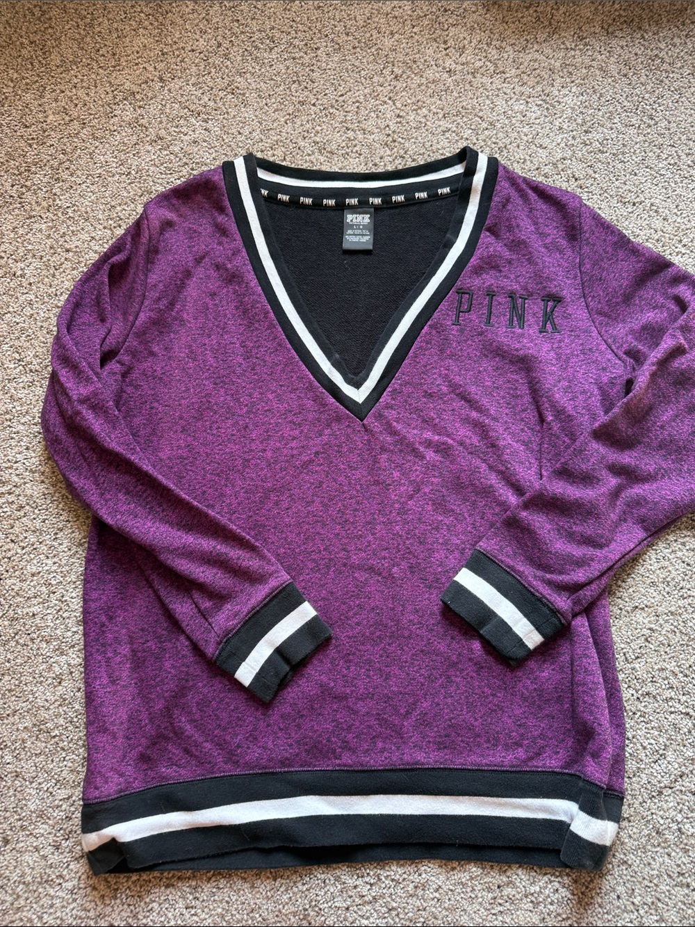 VS Pink sweater sz L good condition